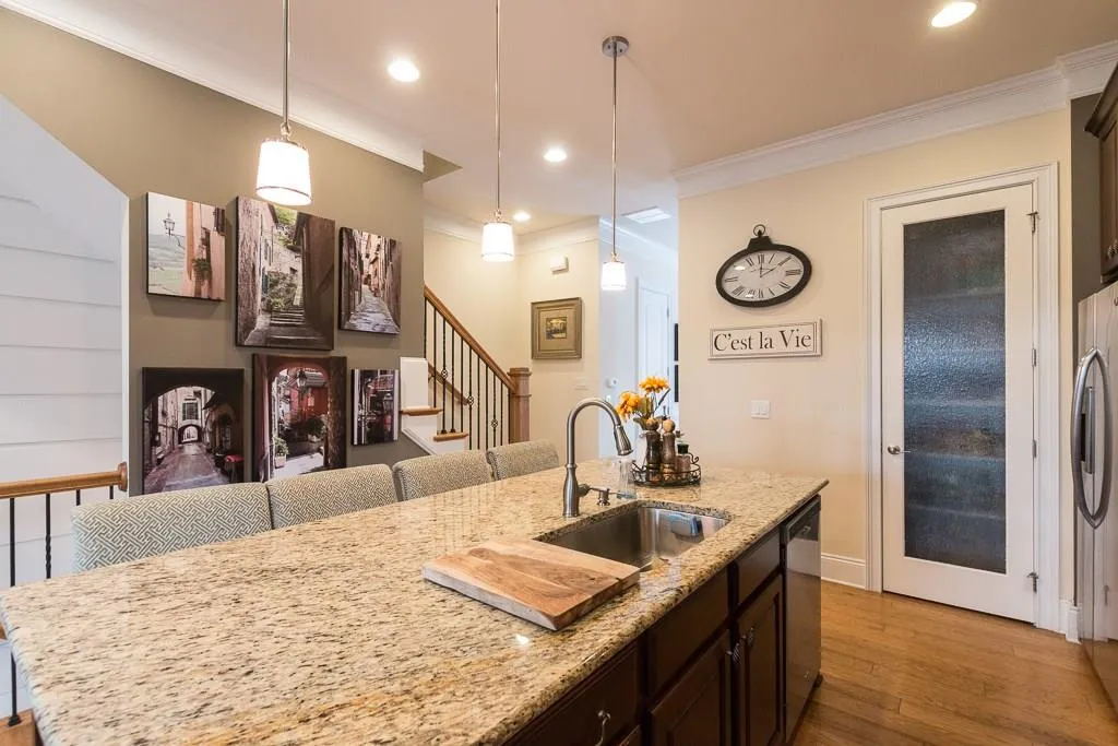 101 Alderwood Hill, Atlanta, Georgia 30328, 3 Bedrooms Bedrooms, ,3 BathroomsBathrooms,Residential,Sold,101 Alderwood Hill,5974286