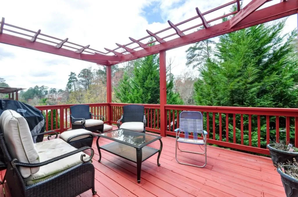 280 Wembley Circle, Sandy Springs, Georgia 30328, 5 Bedrooms Bedrooms, ,4 BathroomsBathrooms,Residential,Sold,280 Wembley Circle,5513049