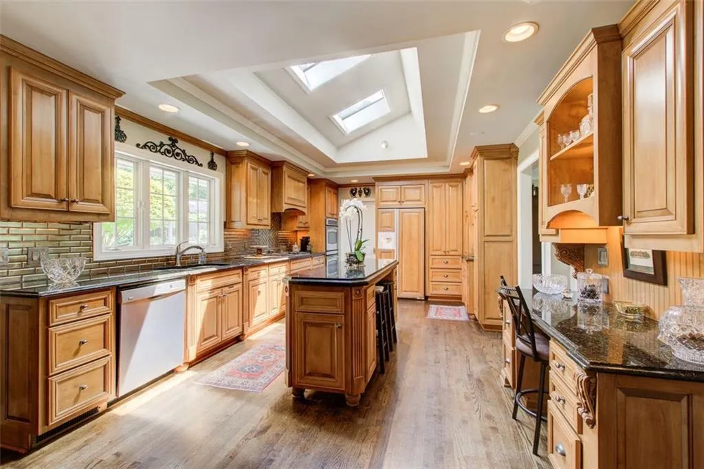 1100 Balmoral Road, Atlanta, Georgia 30319, 4 Bedrooms Bedrooms, ,3 BathroomsBathrooms,Residential,Sold,1100 Balmoral Road,7446448