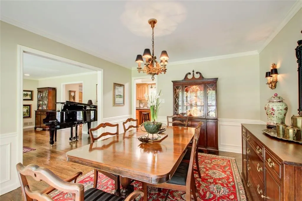 1100 Balmoral Road, Atlanta, Georgia 30319, 4 Bedrooms Bedrooms, ,3 BathroomsBathrooms,Residential,Sold,1100 Balmoral Road,7446448