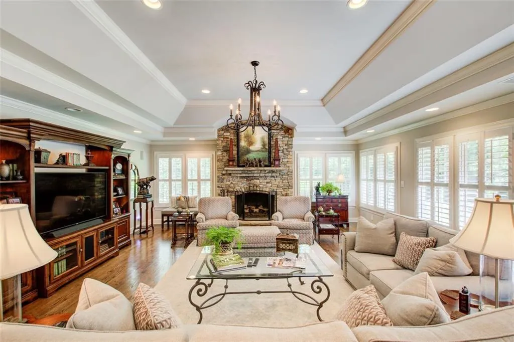 1100 Balmoral Road, Atlanta, Georgia 30319, 4 Bedrooms Bedrooms, ,3 BathroomsBathrooms,Residential,Sold,1100 Balmoral Road,7446448