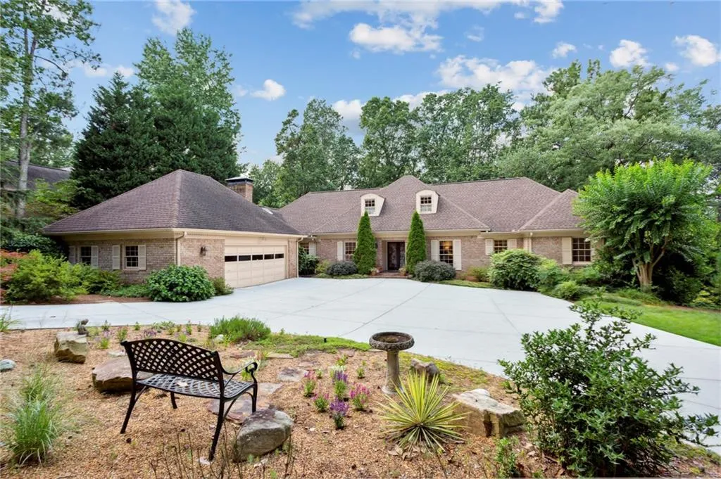 545 Mount Vernon Highway Nw, Sandy Springs, Georgia 30327, 5 Bedrooms Bedrooms, ,4 BathroomsBathrooms,Residential,Sold,545 Mount Vernon Highway Nw,7238074