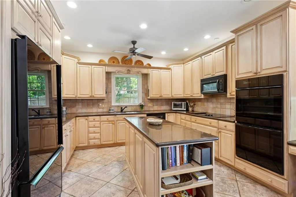 545 Mount Vernon Highway Nw, Sandy Springs, Georgia 30327, 5 Bedrooms Bedrooms, ,4 BathroomsBathrooms,Residential,Sold,545 Mount Vernon Highway Nw,7238074