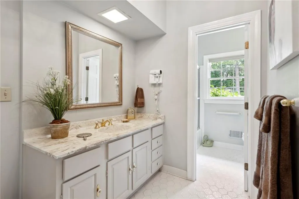 545 Mount Vernon Highway Nw, Sandy Springs, Georgia 30327, 5 Bedrooms Bedrooms, ,4 BathroomsBathrooms,Residential,Sold,545 Mount Vernon Highway Nw,7238074