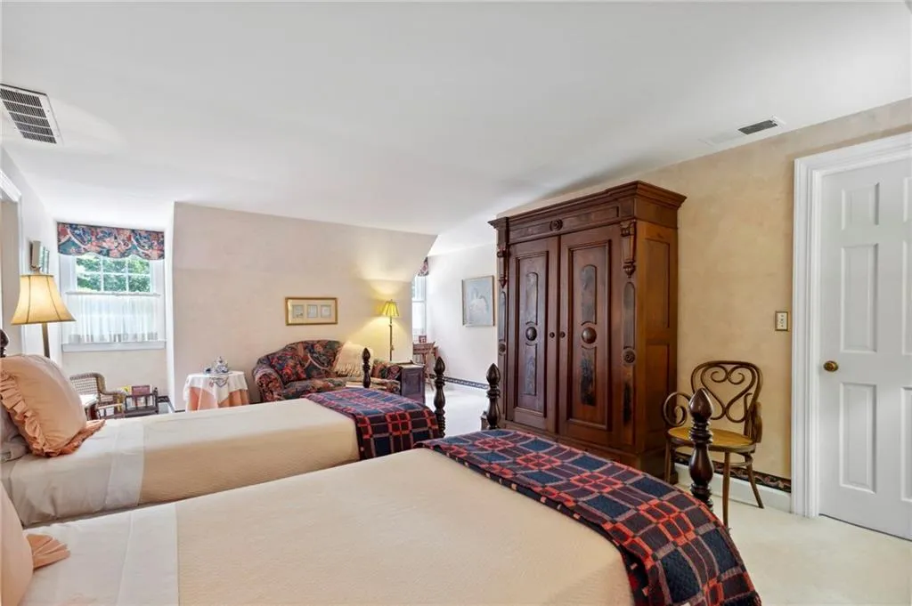 545 Mount Vernon Highway Nw, Sandy Springs, Georgia 30327, 5 Bedrooms Bedrooms, ,4 BathroomsBathrooms,Residential,Sold,545 Mount Vernon Highway Nw,7238074