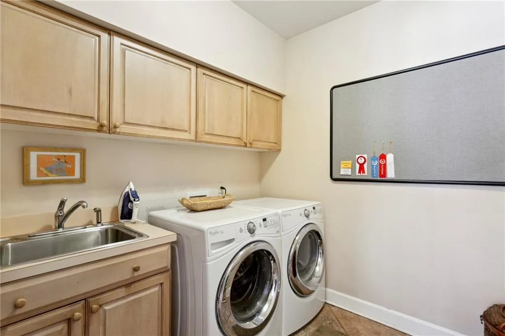 545 Mount Vernon Highway Nw, Sandy Springs, Georgia 30327, 5 Bedrooms Bedrooms, ,4 BathroomsBathrooms,Residential,Sold,545 Mount Vernon Highway Nw,7238074