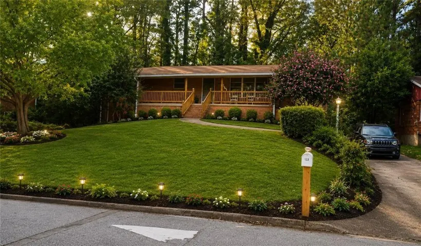 1723 Fort Valley Drive Sw, Atlanta, Georgia 30311