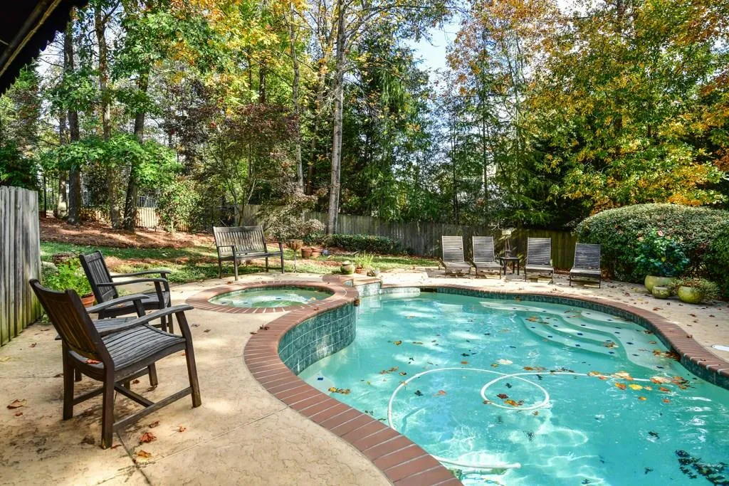 5835 De Claire Court, Sandy Springs, Georgia 30328, 6 Bedrooms Bedrooms, ,5 BathroomsBathrooms,Residential,Sold,5835 De Claire Court,5933672