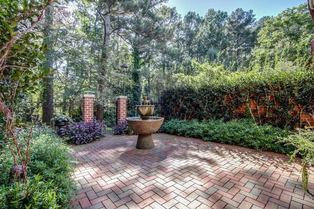315 Jefferson Circle Unit 315, Sandy Springs, Georgia 30328, 3 Bedrooms Bedrooms, ,2 BathroomsBathrooms,Residential,Sold,315 Jefferson Circle Unit 315,5755740