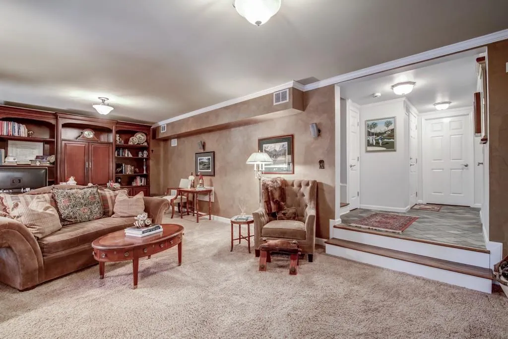 315 Jefferson Circle Unit 315, Sandy Springs, Georgia 30328, 3 Bedrooms Bedrooms, ,2 BathroomsBathrooms,Residential,Sold,315 Jefferson Circle Unit 315,5755740