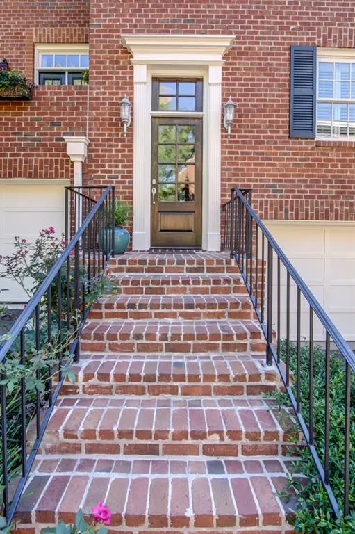 315 Jefferson Circle Unit 315, Sandy Springs, Georgia 30328, 3 Bedrooms Bedrooms, ,2 BathroomsBathrooms,Residential,Sold,315 Jefferson Circle Unit 315,5755740