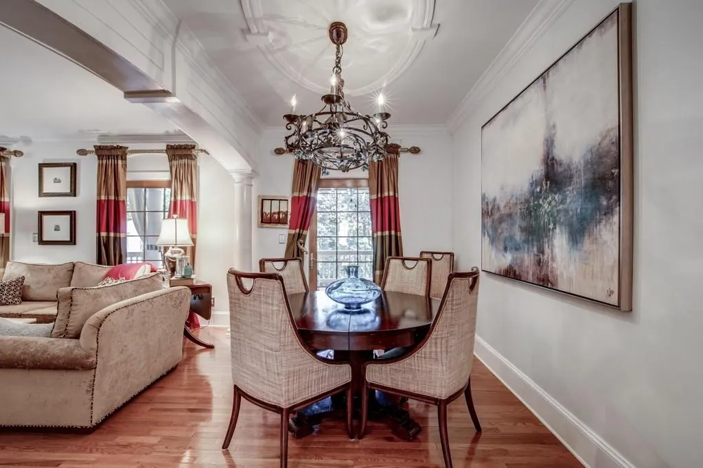 315 Jefferson Circle Unit 315, Sandy Springs, Georgia 30328, 3 Bedrooms Bedrooms, ,2 BathroomsBathrooms,Residential,Sold,315 Jefferson Circle Unit 315,5755740