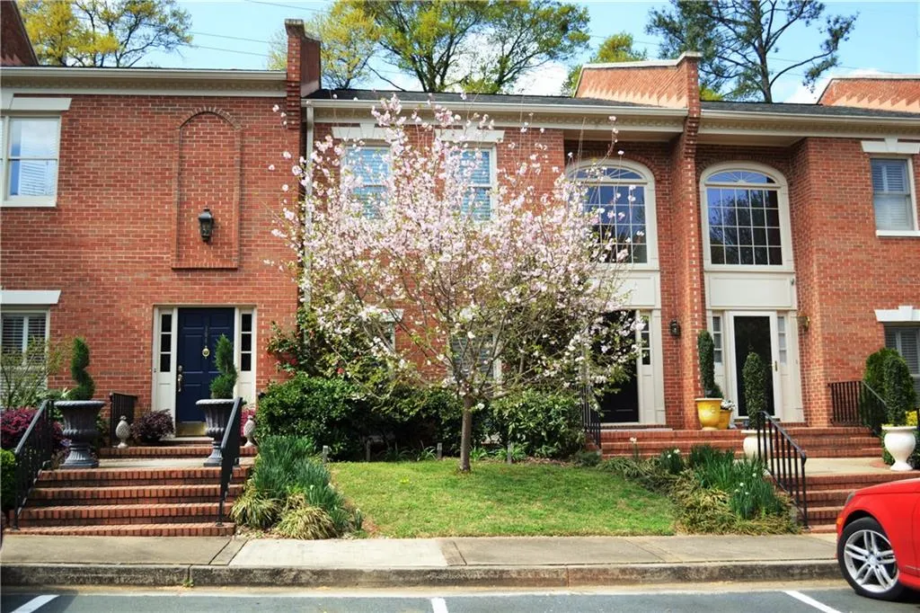 303 Ansley Villa Drive Ne, Atlanta, Georgia 30324, 2 Bedrooms Bedrooms, ,2 BathroomsBathrooms,Residential,Sold,303 Ansley Villa Drive Ne,5662917