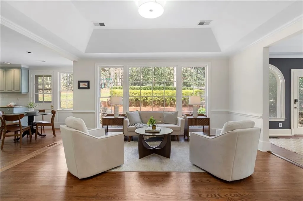 1129 E Beechwood Drive Nw, Atlanta, Georgia 30327, 5 Bedrooms Bedrooms, 0 ,3 BathroomsBathrooms,Residential,For Sale,1129 E Beechwood Drive Nw,7736819