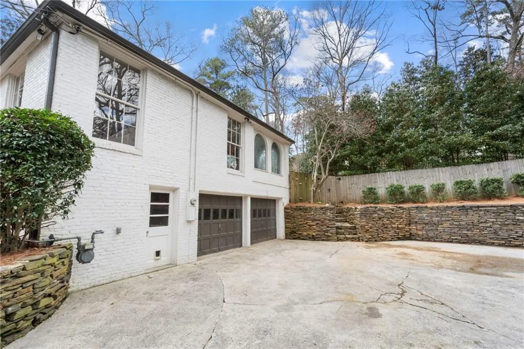 1129 E Beechwood Drive Nw, Atlanta, Georgia 30327, 5 Bedrooms Bedrooms, 0 ,3 BathroomsBathrooms,Residential,For Sale,1129 E Beechwood Drive Nw,7736819