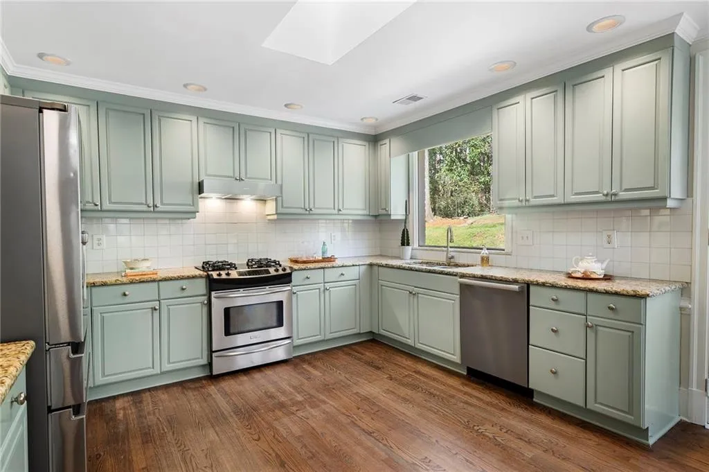 1129 E Beechwood Drive Nw, Atlanta, Georgia 30327, 5 Bedrooms Bedrooms, 0 ,3 BathroomsBathrooms,Residential,For Sale,1129 E Beechwood Drive Nw,7736819
