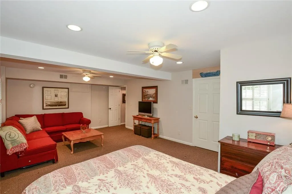 255 River Springs Drive, Atlanta, Georgia 30328, 4 Bedrooms Bedrooms, ,3 BathroomsBathrooms,Residential,Sold,255 River Springs Drive,5878677
