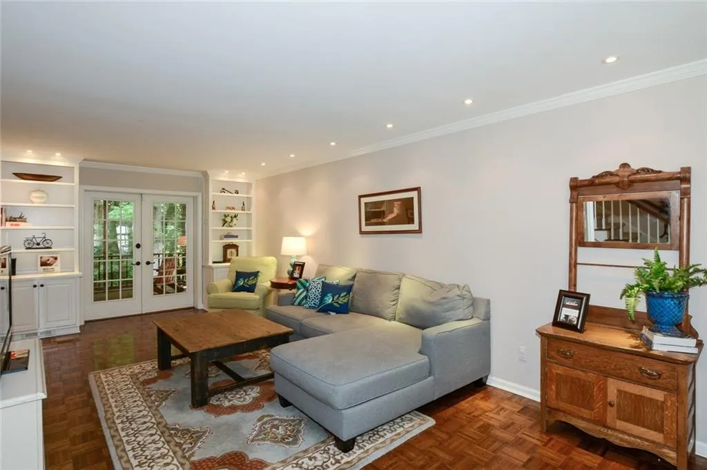 255 River Springs Drive, Atlanta, Georgia 30328, 4 Bedrooms Bedrooms, ,3 BathroomsBathrooms,Residential,Sold,255 River Springs Drive,5878677