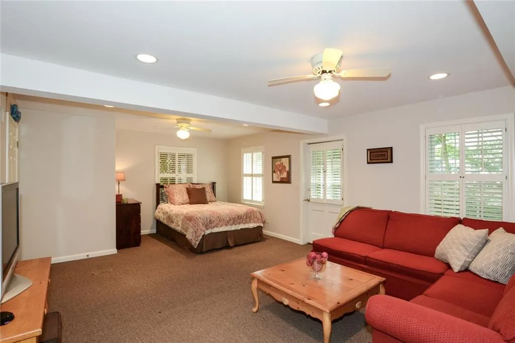 255 River Springs Drive, Atlanta, Georgia 30328, 4 Bedrooms Bedrooms, ,3 BathroomsBathrooms,Residential,Sold,255 River Springs Drive,5878677