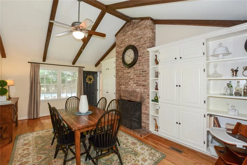 255 River Springs Drive, Atlanta, Georgia 30328, 4 Bedrooms Bedrooms, ,3 BathroomsBathrooms,Residential,Sold,255 River Springs Drive,5878677