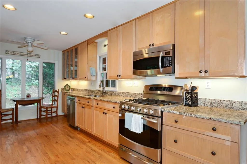 255 River Springs Drive, Atlanta, Georgia 30328, 4 Bedrooms Bedrooms, ,3 BathroomsBathrooms,Residential,Sold,255 River Springs Drive,5878677