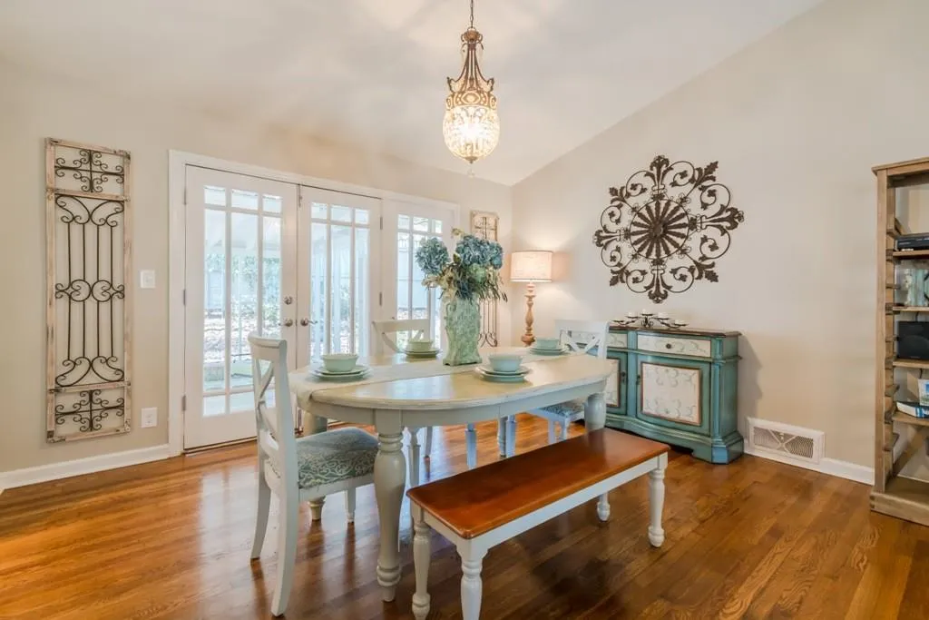 5964 Brookgreen Road, Sandy Springs, Georgia 30328, 3 Bedrooms Bedrooms, ,2 BathroomsBathrooms,Residential,Sold,5964 Brookgreen Road,5658110