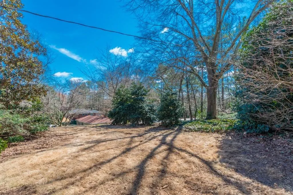 5964 Brookgreen Road, Sandy Springs, Georgia 30328, 3 Bedrooms Bedrooms, ,2 BathroomsBathrooms,Residential,Sold,5964 Brookgreen Road,5658110