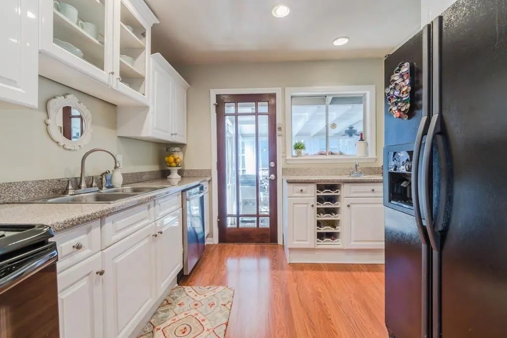 5964 Brookgreen Road, Sandy Springs, Georgia 30328, 3 Bedrooms Bedrooms, ,2 BathroomsBathrooms,Residential,Sold,5964 Brookgreen Road,5658110