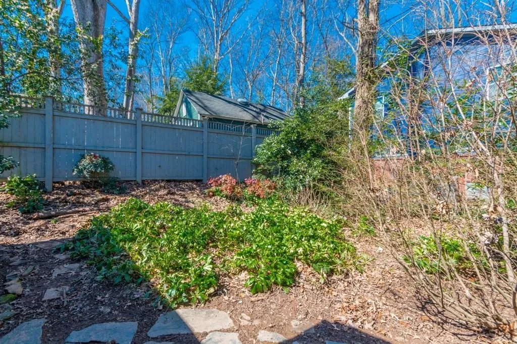 5964 Brookgreen Road, Sandy Springs, Georgia 30328, 3 Bedrooms Bedrooms, ,2 BathroomsBathrooms,Residential,Sold,5964 Brookgreen Road,5658110