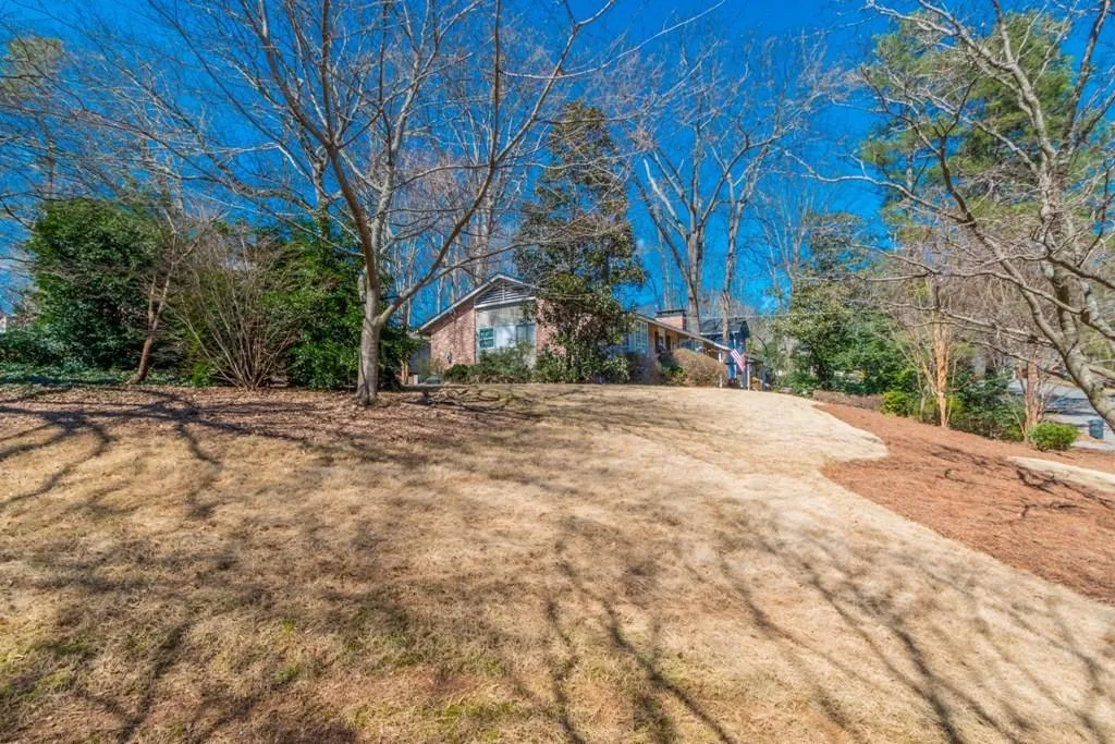 5964 Brookgreen Road, Sandy Springs, Georgia 30328, 3 Bedrooms Bedrooms, ,2 BathroomsBathrooms,Residential,Sold,5964 Brookgreen Road,5658110