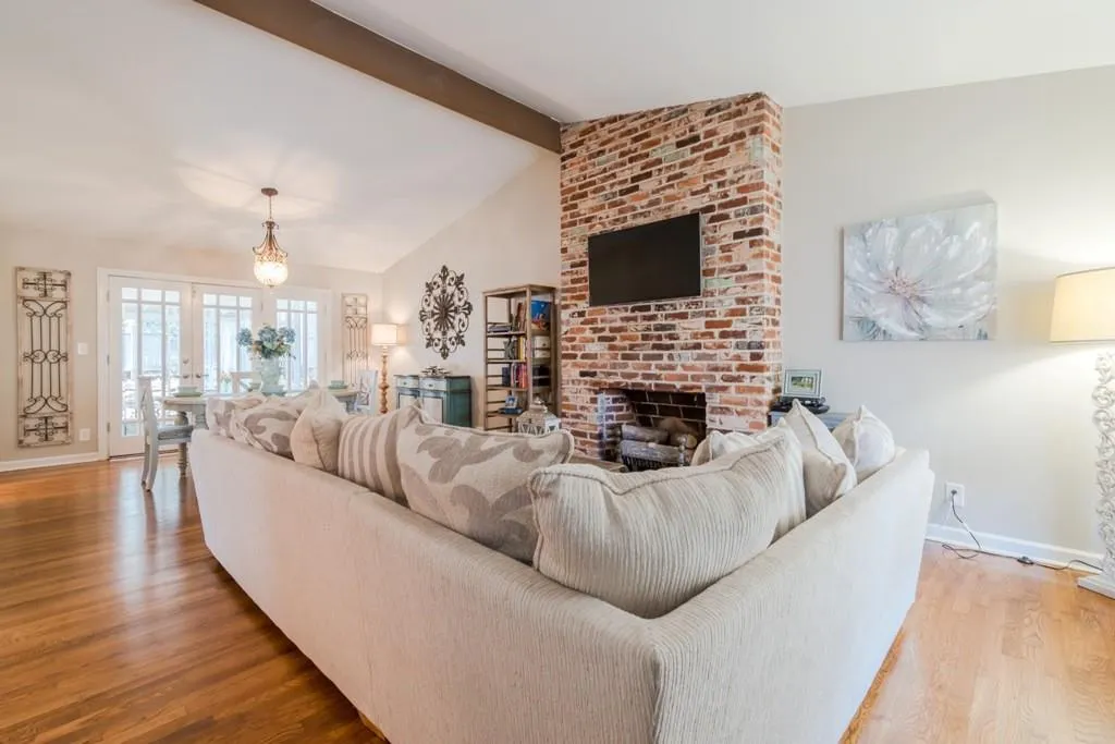 5964 Brookgreen Road, Sandy Springs, Georgia 30328, 3 Bedrooms Bedrooms, ,2 BathroomsBathrooms,Residential,Sold,5964 Brookgreen Road,5658110