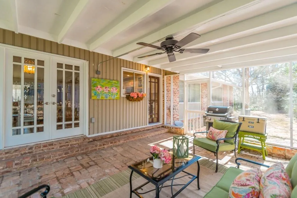 5964 Brookgreen Road, Sandy Springs, Georgia 30328, 3 Bedrooms Bedrooms, ,2 BathroomsBathrooms,Residential,Sold,5964 Brookgreen Road,5658110