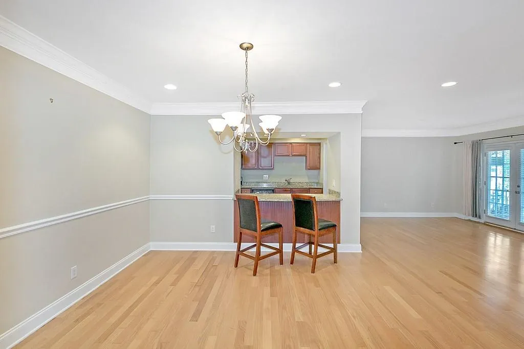 6980 Roswell Road Unit E11, Sandy Springs, Georgia 30328, 2 Bedrooms Bedrooms, ,2 BathroomsBathrooms,Residential,Sold,6980 Roswell Road Unit E11,6801944