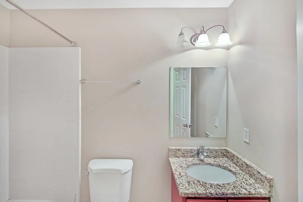 6980 Roswell Road Unit E11, Sandy Springs, Georgia 30328, 2 Bedrooms Bedrooms, ,2 BathroomsBathrooms,Residential,Sold,6980 Roswell Road Unit E11,6801944