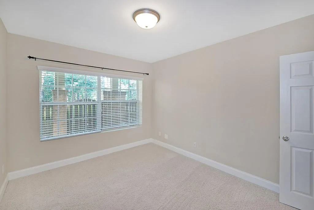 6980 Roswell Road Unit E11, Sandy Springs, Georgia 30328, 2 Bedrooms Bedrooms, ,2 BathroomsBathrooms,Residential,Sold,6980 Roswell Road Unit E11,6801944