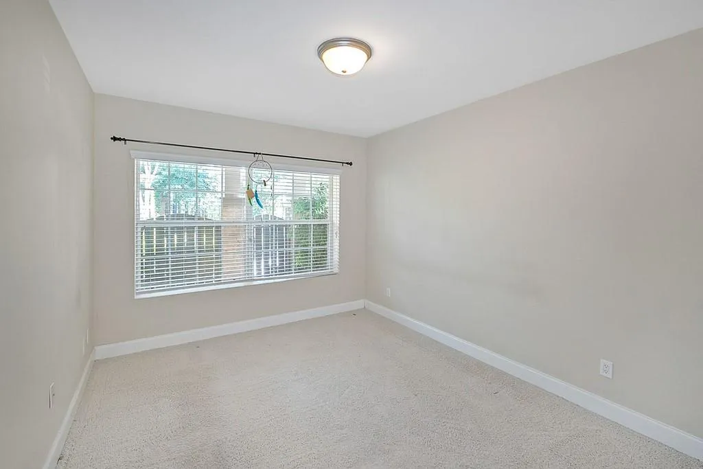 6980 Roswell Road Unit E11, Sandy Springs, Georgia 30328, 2 Bedrooms Bedrooms, ,2 BathroomsBathrooms,Residential,Sold,6980 Roswell Road Unit E11,6801944