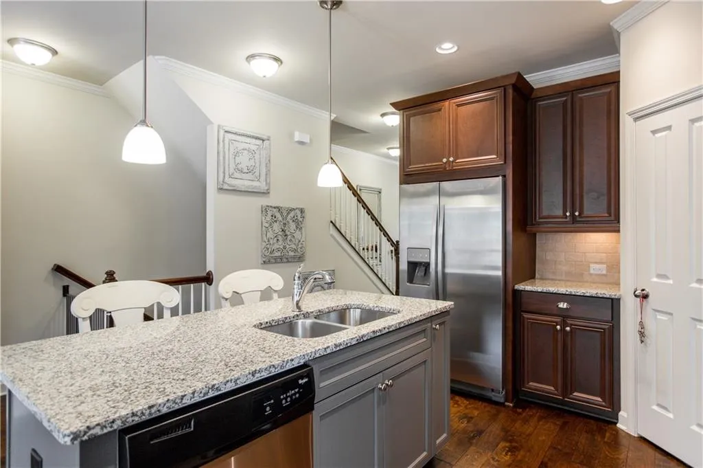 7315 Glisten Avenue, Atlanta, Georgia 30328, 3 Bedrooms Bedrooms, ,3 BathroomsBathrooms,Residential,Sold,7315 Glisten Avenue,5881795