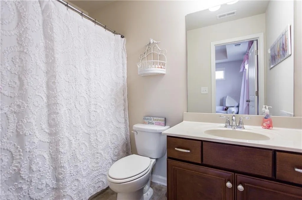 7315 Glisten Avenue, Atlanta, Georgia 30328, 3 Bedrooms Bedrooms, ,3 BathroomsBathrooms,Residential,Sold,7315 Glisten Avenue,5881795