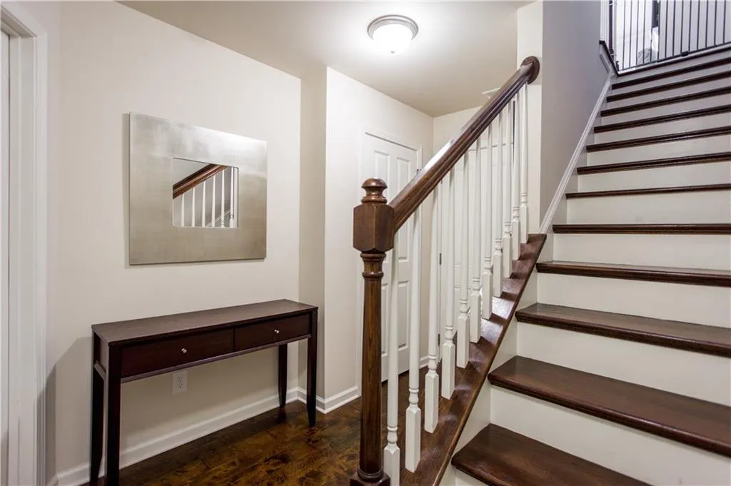 7315 Glisten Avenue, Atlanta, Georgia 30328, 3 Bedrooms Bedrooms, ,3 BathroomsBathrooms,Residential,Sold,7315 Glisten Avenue,5881795