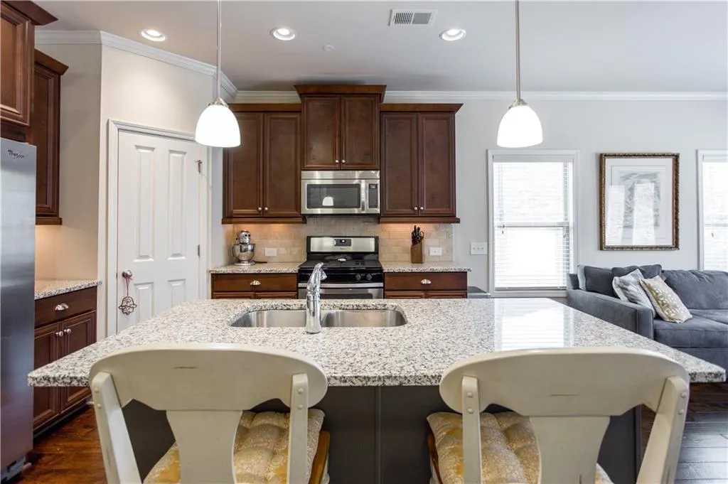 7315 Glisten Avenue, Atlanta, Georgia 30328, 3 Bedrooms Bedrooms, ,3 BathroomsBathrooms,Residential,Sold,7315 Glisten Avenue,5881795