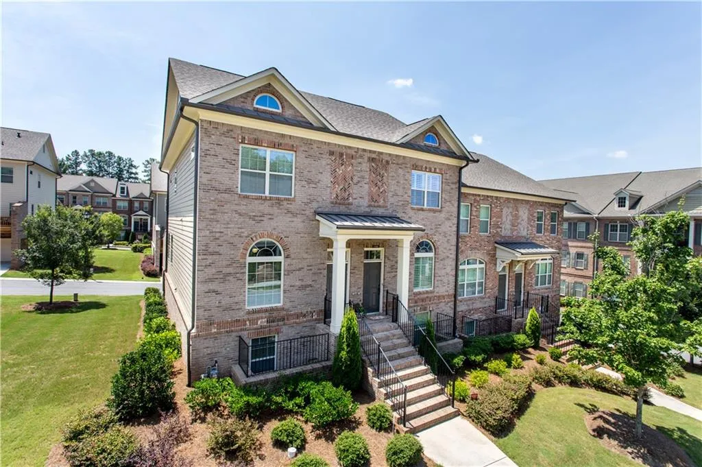 7315 Glisten Avenue, Atlanta, Georgia 30328, 3 Bedrooms Bedrooms, ,3 BathroomsBathrooms,Residential,Sold,7315 Glisten Avenue,5881795