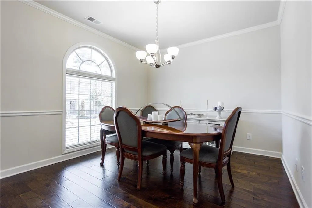 7315 Glisten Avenue, Atlanta, Georgia 30328, 3 Bedrooms Bedrooms, ,3 BathroomsBathrooms,Residential,Sold,7315 Glisten Avenue,5881795