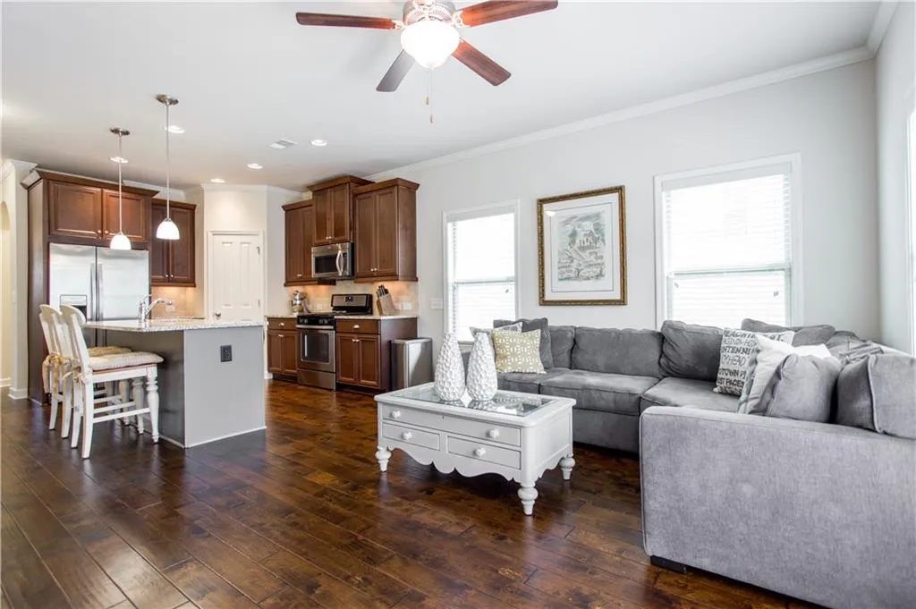 7315 Glisten Avenue, Atlanta, Georgia 30328, 3 Bedrooms Bedrooms, ,3 BathroomsBathrooms,Residential,Sold,7315 Glisten Avenue,5881795