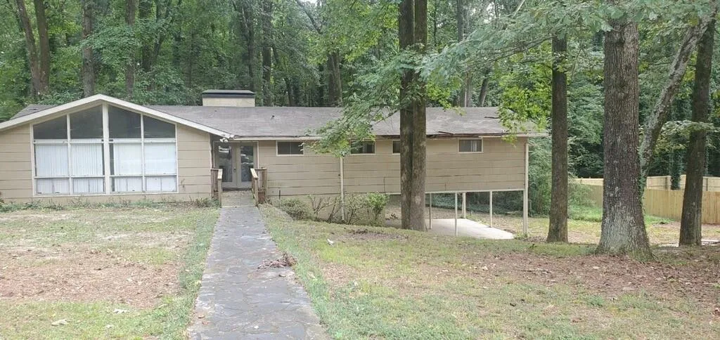 635 Glenforest Road, Atlanta, Georgia 30328, 5 Bedrooms Bedrooms, ,3 BathroomsBathrooms,Residential,Sold,635 Glenforest Road,7117356
