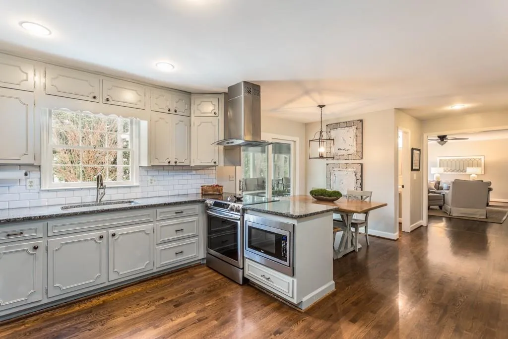 6230 Rivercliffe Drive, Atlanta, Georgia 30328, 5 Bedrooms Bedrooms, ,3 BathroomsBathrooms,Residential,Sold,6230 Rivercliffe Drive,6511245