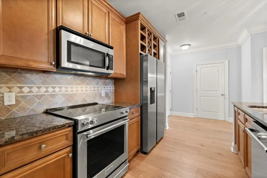 901 Abernathy Road Ne, Sandy Springs, Georgia 30328, 2 Bedrooms Bedrooms, ,2 BathroomsBathrooms,Residential,For Sale,901 Abernathy Road Ne,7536839