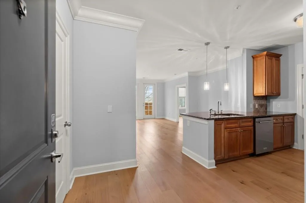 901 Abernathy Road Ne, Sandy Springs, Georgia 30328, 2 Bedrooms Bedrooms, ,2 BathroomsBathrooms,Residential,For Sale,901 Abernathy Road Ne,7536839