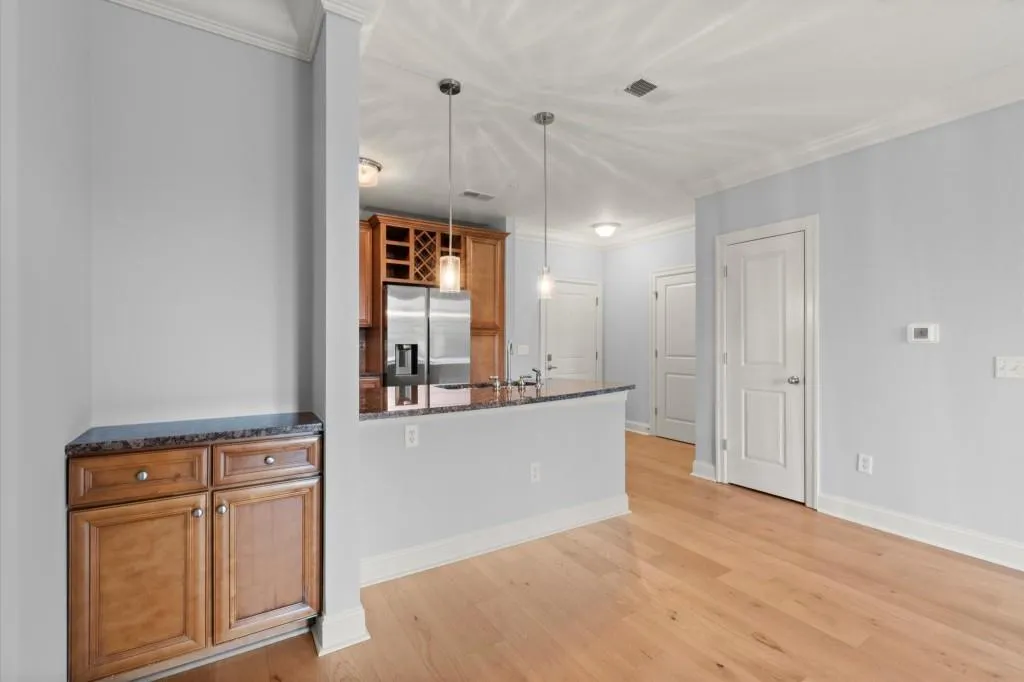 901 Abernathy Road Ne, Sandy Springs, Georgia 30328, 2 Bedrooms Bedrooms, ,2 BathroomsBathrooms,Residential,For Sale,901 Abernathy Road Ne,7536839