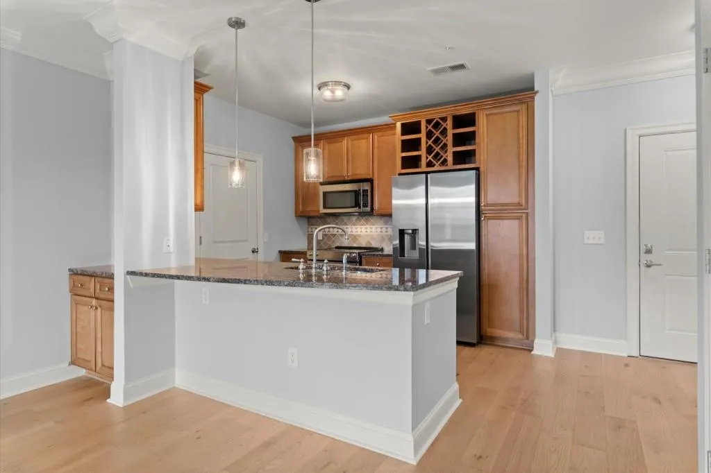 901 Abernathy Road Ne, Sandy Springs, Georgia 30328, 2 Bedrooms Bedrooms, ,2 BathroomsBathrooms,Residential,For Sale,901 Abernathy Road Ne,7536839