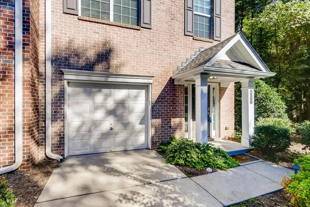 683 Coligny Court, Sandy Springs, Georgia 30350, 3 Bedrooms Bedrooms, ,3 BathroomsBathrooms,Residential,Sold,683 Coligny Court,6947799